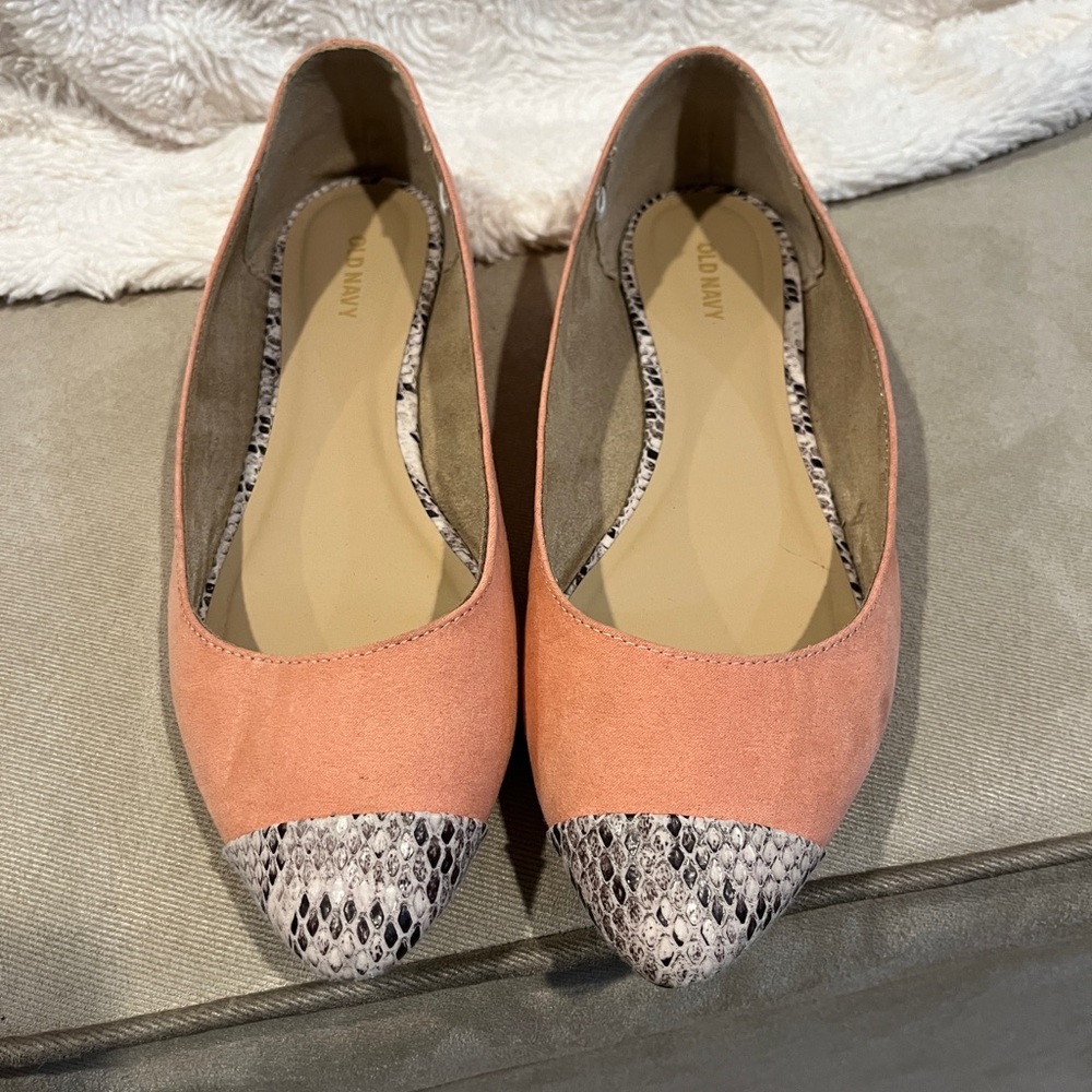 Old Navy Women's Pink and snakeskin Flats